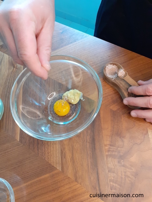 étapes recette sauce avec oeuf et moutarde