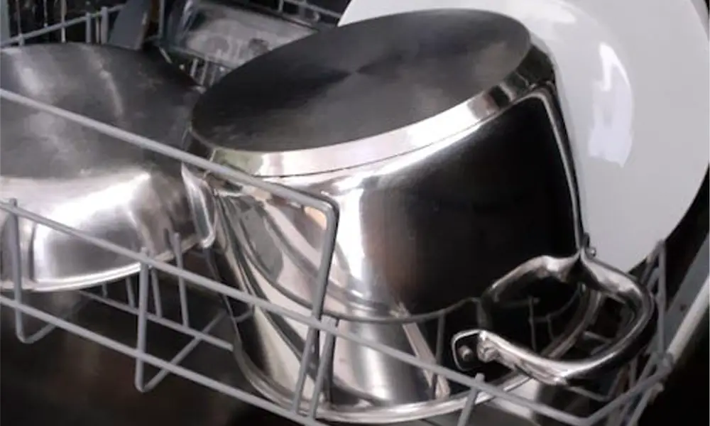 Peut-on laver les casseroles en inox au lave-vaisselle?