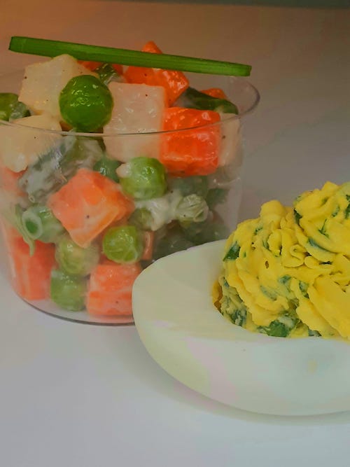 La Salade de Macédoine et Oeufs Mimosa